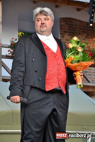 Zdjęcie w galerii na portalu naszraciborz.pl: W krainie uśmiechu - wyjątkowa gala operetkowa na zamkowym dziedzińcu wiadomości z regionu