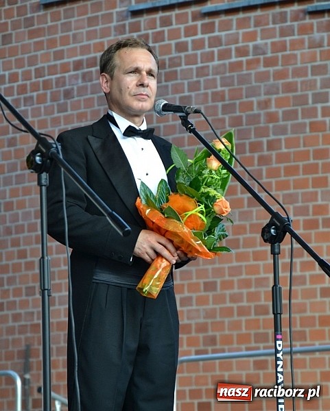 Zdjęcie w galerii na portalu naszraciborz.pl: W krainie uśmiechu - wyjątkowa gala operetkowa na zamkowym dziedzińcu wiadomości z regionu