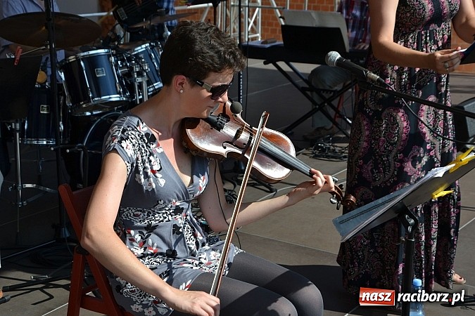 Zdjęcie w galerii na portalu naszraciborz.pl: W krainie uśmiechu - wyjątkowa gala operetkowa na zamkowym dziedzińcu wiadomości z regionu