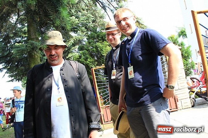 Zdjęcie w galerii na portalu naszraciborz.pl: 224 osoby pielgrzymują z Lubomi do Częstochowy. Liczna grupa z Kobyli wiadomości z regionu