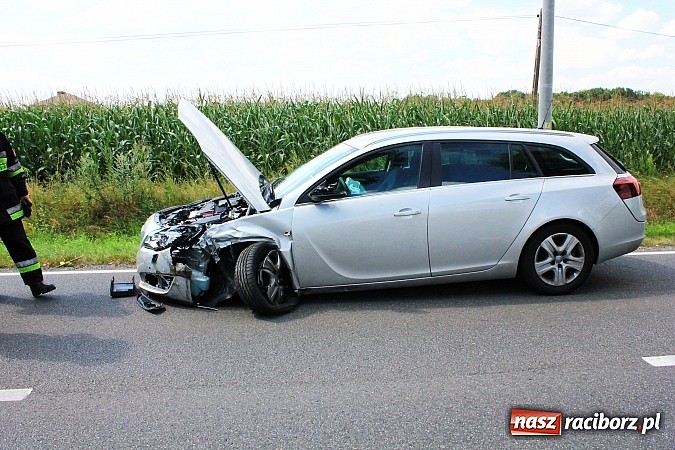 Zdjęcie w galerii na portalu naszraciborz.pl: Wypadek na Gliwickiej. Jedna osoba w szpitalu! wiadomości z regionu