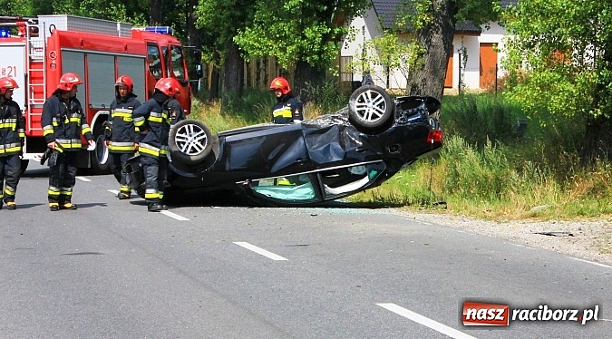 Zdjęcie w galerii na portalu naszraciborz.pl: Wypadek na Gliwickiej. Jedna osoba w szpitalu! wiadomości z regionu