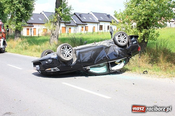 Zdjęcie w galerii na portalu naszraciborz.pl: Wypadek na Gliwickiej. Jedna osoba w szpitalu! wiadomości z regionu
