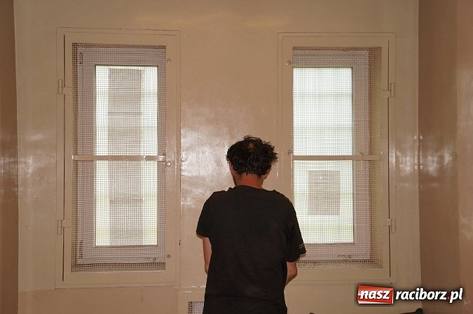 Zdjęcie w galerii na portalu naszraciborz.pl: Zatrzymano trzech sprawc&oacute;w kradzieży wiadomości z regionu