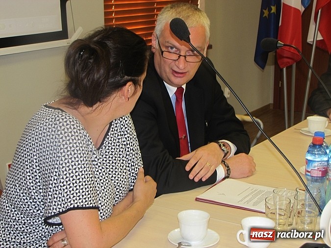 Zdjęcie w galerii na portalu naszraciborz.pl: Służby i OPS-y przeciwko przemocy w rodzinie  wiadomości z regionu