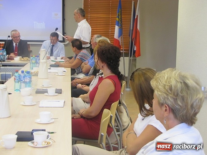 Zdjęcie w galerii na portalu naszraciborz.pl: Służby i OPS-y przeciwko przemocy w rodzinie  wiadomości z regionu