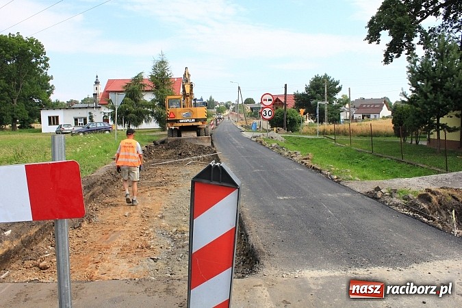 Zdjęcie w galerii na portalu naszraciborz.pl: Trwa przebudowa Raciborskiej w Bieńkowicach wiadomości z regionu