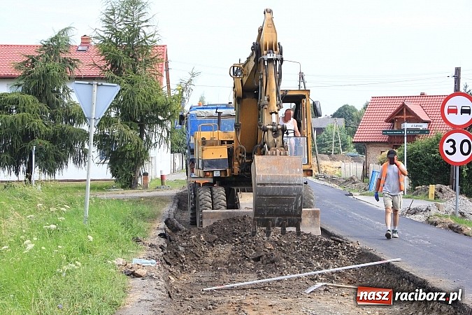 Zdjęcie w galerii na portalu naszraciborz.pl: Trwa przebudowa Raciborskiej w Bieńkowicach wiadomości z regionu