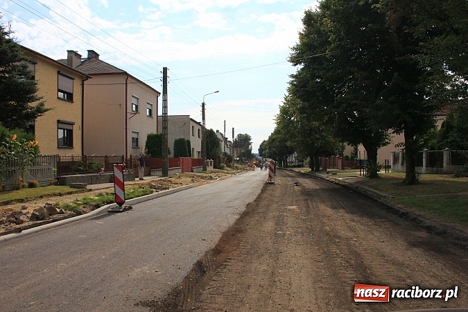 Zdjęcie w galerii na portalu naszraciborz.pl: Trwa przebudowa Raciborskiej w Bieńkowicach wiadomości z regionu