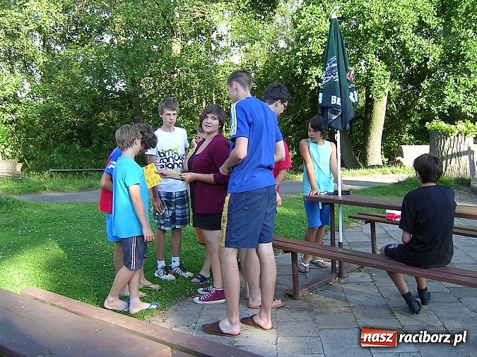 Zdjęcie w galerii na portalu naszraciborz.pl: Powrót tenisistów z obozu sportowo-rekreacyjnego wiadomości z regionu