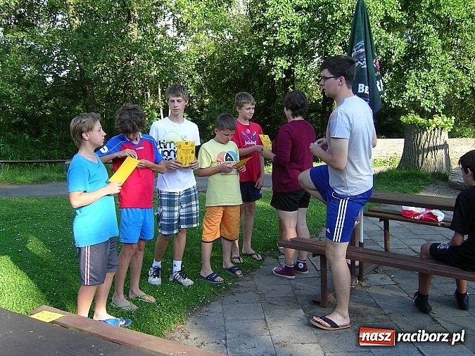 Zdjęcie w galerii na portalu naszraciborz.pl: Powrót tenisistów z obozu sportowo-rekreacyjnego wiadomości z regionu