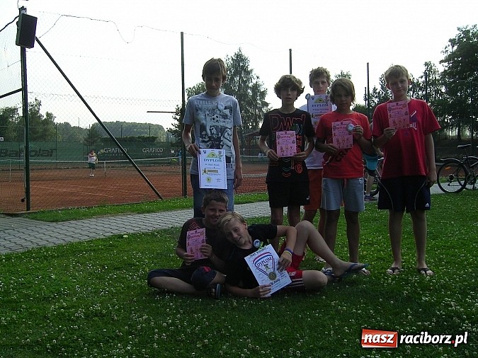 Zdjęcie w galerii na portalu naszraciborz.pl: Powrót tenisistów z obozu sportowo-rekreacyjnego wiadomości z regionu