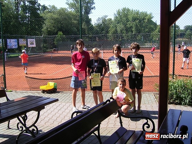 Zdjęcie w galerii na portalu naszraciborz.pl: Powrót tenisistów z obozu sportowo-rekreacyjnego wiadomości z regionu