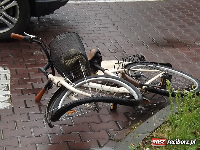 Zdjęcie w galerii na portalu naszraciborz.pl: Potrącenie rowerzystki na ścieżce rowerowej! wiadomości z regionu
