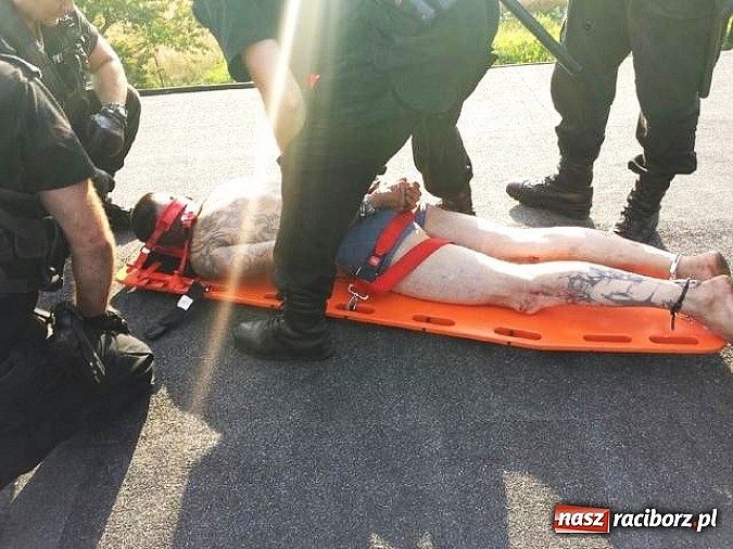 Zdjęcie w galerii na portalu naszraciborz.pl: Policjanci uratowali niedoszłego samobójcę! wiadomości z regionu