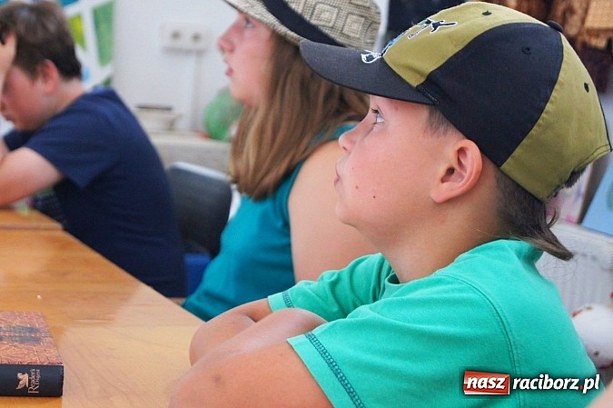 Zdjęcie w galerii na portalu naszraciborz.pl: Geografia na wesoło w GCK w Nędzy wiadomości z regionu