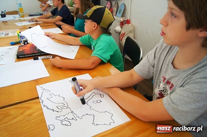 Zdjęcie w galerii na portalu naszraciborz.pl: Geografia na wesoło w GCK w Nędzy wiadomości z regionu