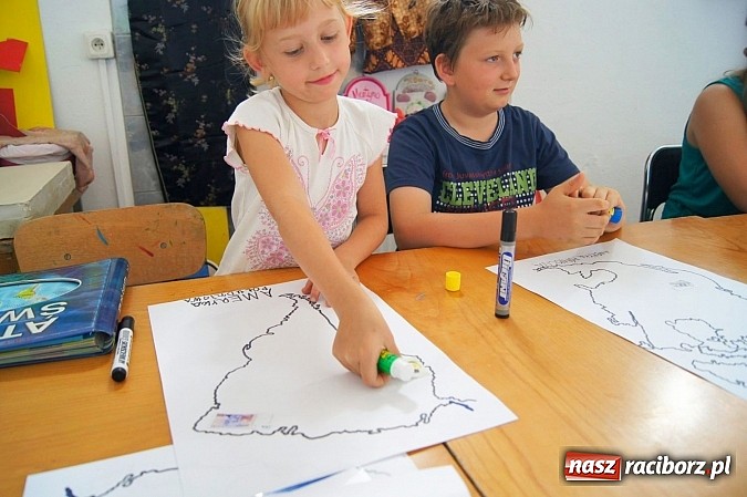 Zdjęcie w galerii na portalu naszraciborz.pl: Geografia na wesoło w GCK w Nędzy wiadomości z regionu