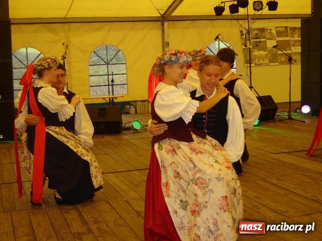 Zdjęcie w galerii na portalu naszraciborz.pl: Festyn mniejszości w Krowiarkach wiadomości z regionu