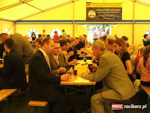 Zdjęcie w galerii na portalu naszraciborz.pl: Festyn mniejszości w Krowiarkach wiadomości z regionu