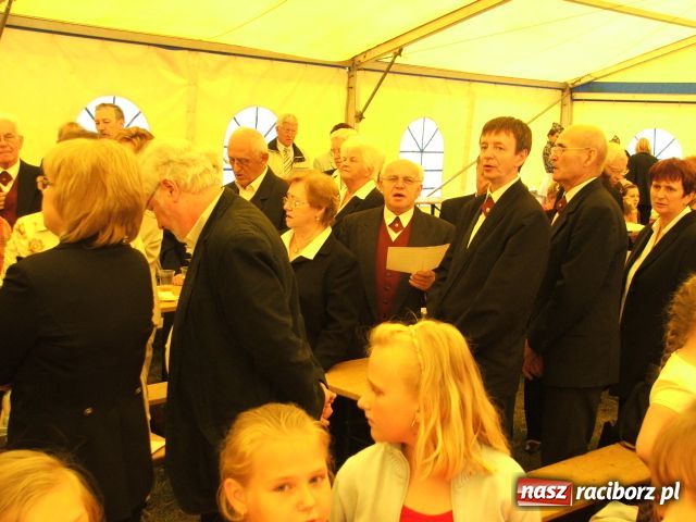 Zdjęcie w galerii na portalu naszraciborz.pl: Festyn mniejszości w Krowiarkach wiadomości z regionu