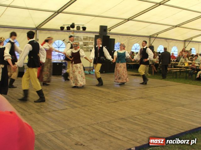 Zdjęcie w galerii na portalu naszraciborz.pl: Festyn mniejszości w Krowiarkach wiadomości z regionu