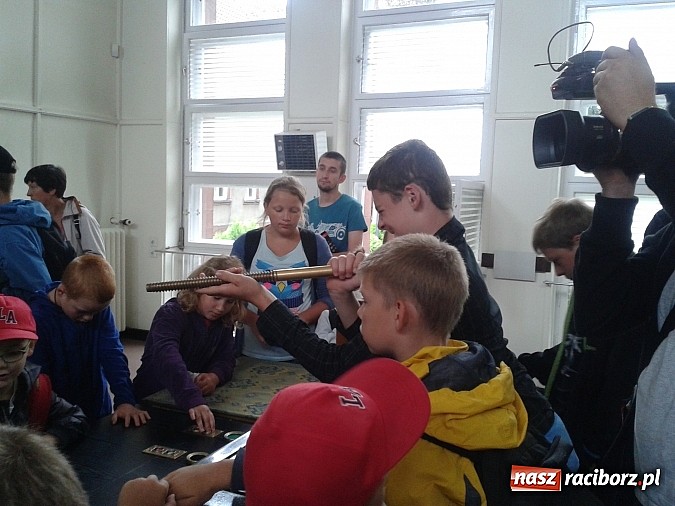 Zdjęcie w galerii na portalu naszraciborz.pl: Dzieci z Nowoczesnej w Radiostacji w Gliwicach wiadomości z regionu