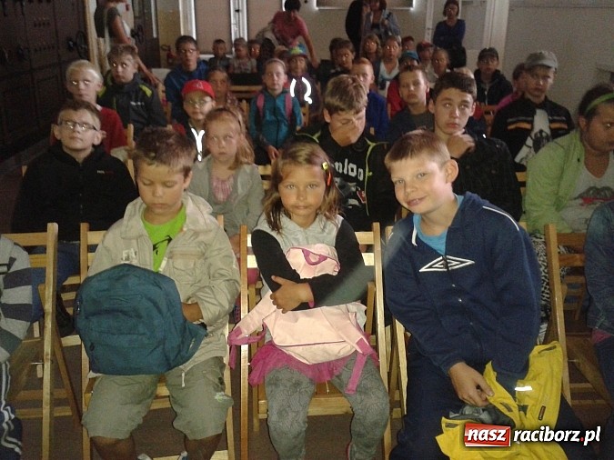 Zdjęcie w galerii na portalu naszraciborz.pl: Dzieci z Nowoczesnej w Radiostacji w Gliwicach wiadomości z regionu