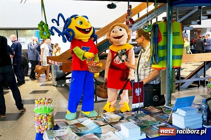 Zdjęcie w galerii na portalu naszraciborz.pl: Raciborscy policjanci na Wojewódzkich Obchodach Święta Policji w Katowicach wiadomości z regionu