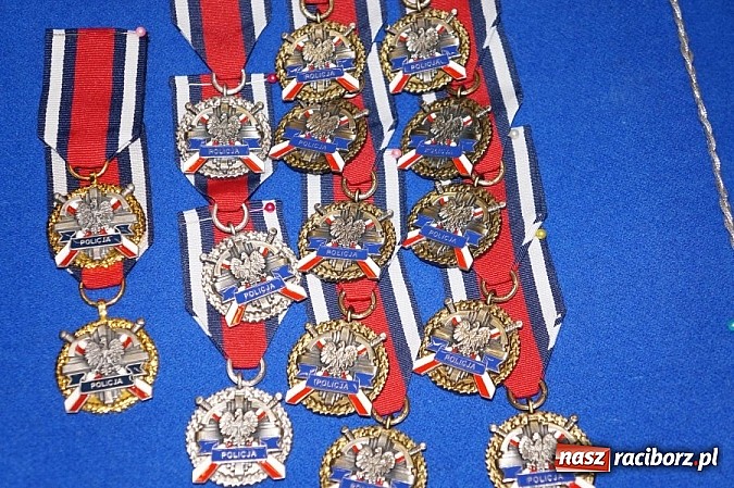 Zdjęcie w galerii na portalu naszraciborz.pl: Raciborscy policjanci na Wojewódzkich Obchodach Święta Policji w Katowicach wiadomości z regionu