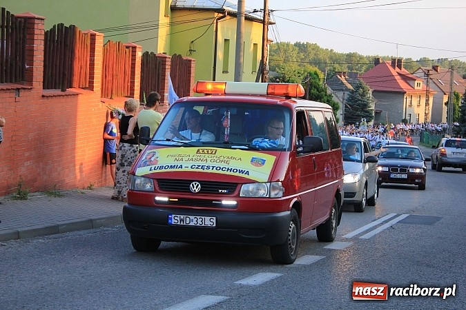 Zdjęcie w galerii na portalu naszraciborz.pl: Pielgrzymi wrócili z Jasnej Góry wiadomości z regionu