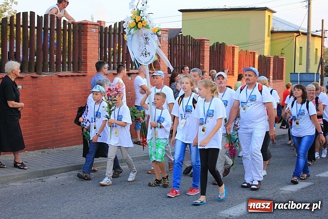 Zdjęcie w galerii na portalu naszraciborz.pl: Pielgrzymi wrócili z Jasnej Góry wiadomości z regionu