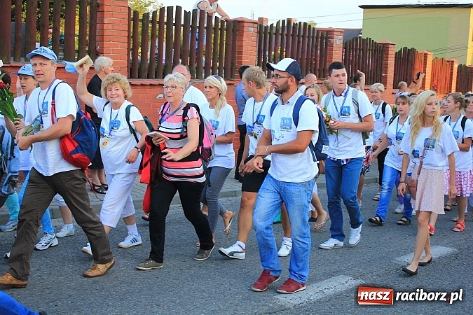 Zdjęcie w galerii na portalu naszraciborz.pl: Pielgrzymi wrócili z Jasnej Góry wiadomości z regionu