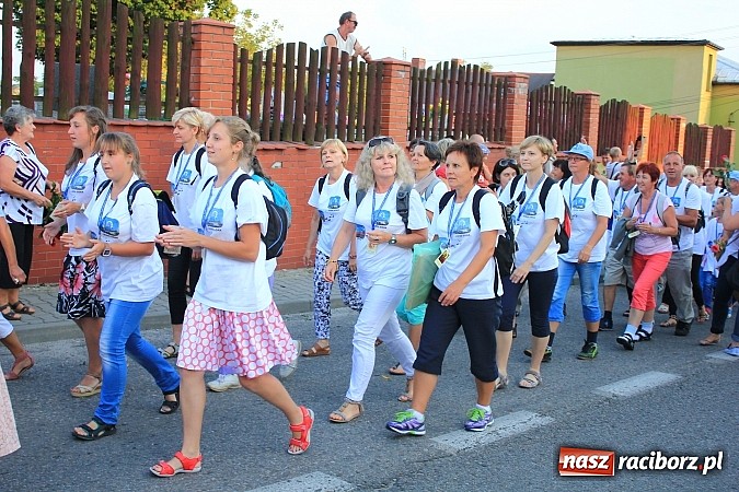 Zdjęcie w galerii na portalu naszraciborz.pl: Pielgrzymi wrócili z Jasnej Góry wiadomości z regionu