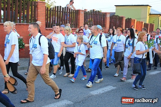 Zdjęcie w galerii na portalu naszraciborz.pl: Pielgrzymi wrócili z Jasnej Góry wiadomości z regionu