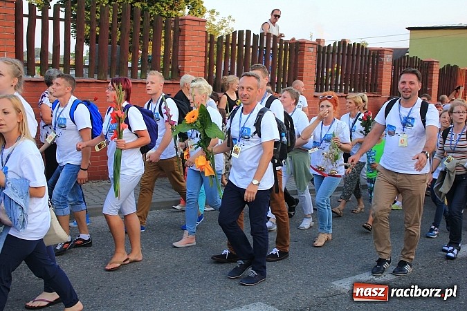 Zdjęcie w galerii na portalu naszraciborz.pl: Pielgrzymi wrócili z Jasnej Góry wiadomości z regionu