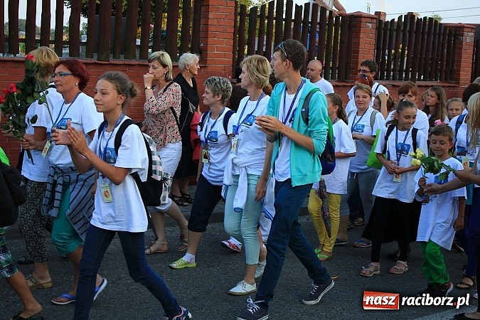 Zdjęcie w galerii na portalu naszraciborz.pl: Pielgrzymi wrócili z Jasnej Góry wiadomości z regionu