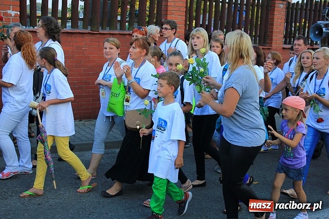 Zdjęcie w galerii na portalu naszraciborz.pl: Pielgrzymi wrócili z Jasnej Góry wiadomości z regionu