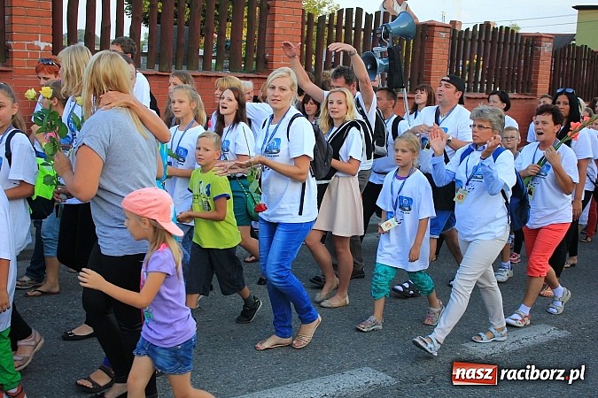 Zdjęcie w galerii na portalu naszraciborz.pl: Pielgrzymi wrócili z Jasnej Góry wiadomości z regionu