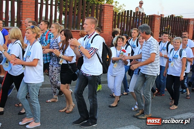 Zdjęcie w galerii na portalu naszraciborz.pl: Pielgrzymi wrócili z Jasnej Góry wiadomości z regionu