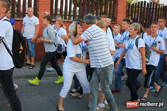 Zdjęcie w galerii na portalu naszraciborz.pl: Pielgrzymi wrócili z Jasnej Góry wiadomości z regionu