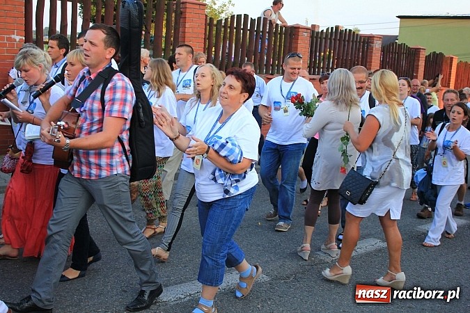 Zdjęcie w galerii na portalu naszraciborz.pl: Pielgrzymi wrócili z Jasnej Góry wiadomości z regionu
