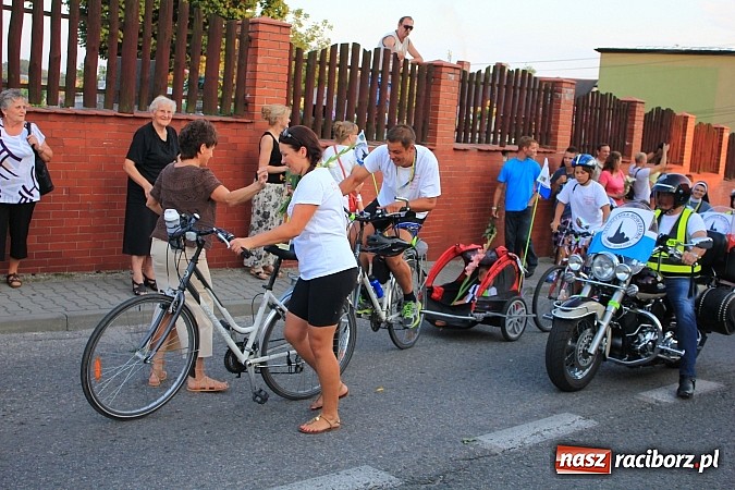 Zdjęcie w galerii na portalu naszraciborz.pl: Pielgrzymi wrócili z Jasnej Góry wiadomości z regionu