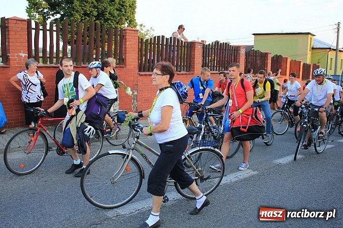 Zdjęcie w galerii na portalu naszraciborz.pl: Pielgrzymi wrócili z Jasnej Góry wiadomości z regionu