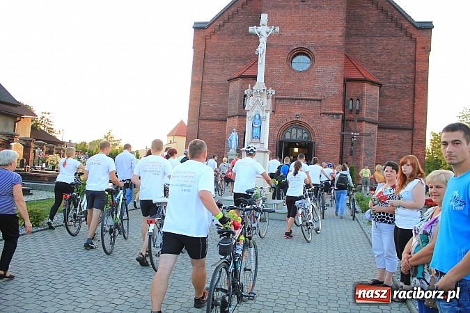 Zdjęcie w galerii na portalu naszraciborz.pl: Pielgrzymi wrócili z Jasnej Góry wiadomości z regionu