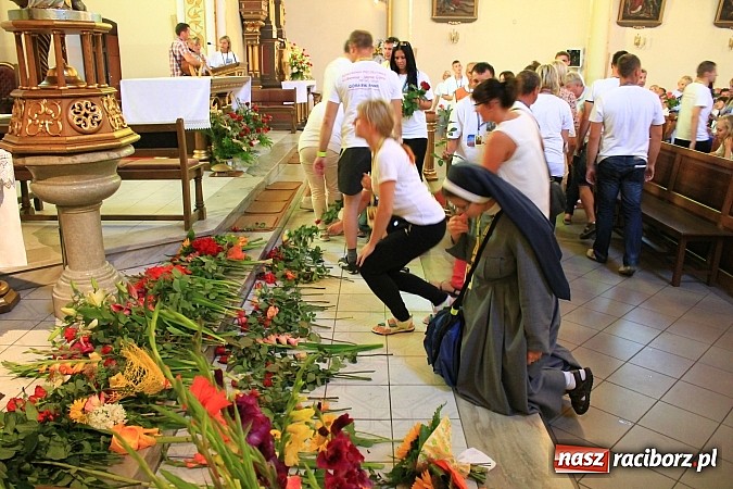 Zdjęcie w galerii na portalu naszraciborz.pl: Pielgrzymi wrócili z Jasnej Góry wiadomości z regionu