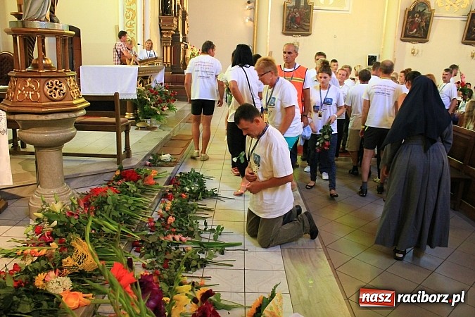 Zdjęcie w galerii na portalu naszraciborz.pl: Pielgrzymi wrócili z Jasnej Góry wiadomości z regionu