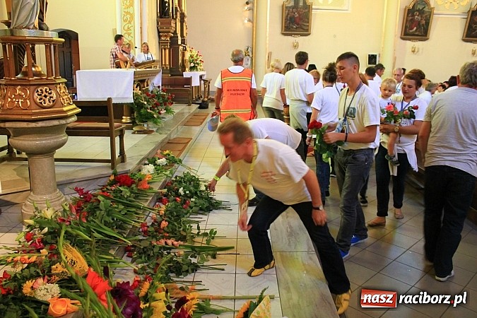Zdjęcie w galerii na portalu naszraciborz.pl: Pielgrzymi wrócili z Jasnej Góry wiadomości z regionu