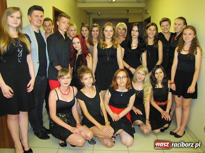 Zdjęcie w galerii na portalu naszraciborz.pl: Doskonały koncert na finał warsztat&oacute;w wokalnych z Adamem Kosewskim w RCK wiadomości z regionu