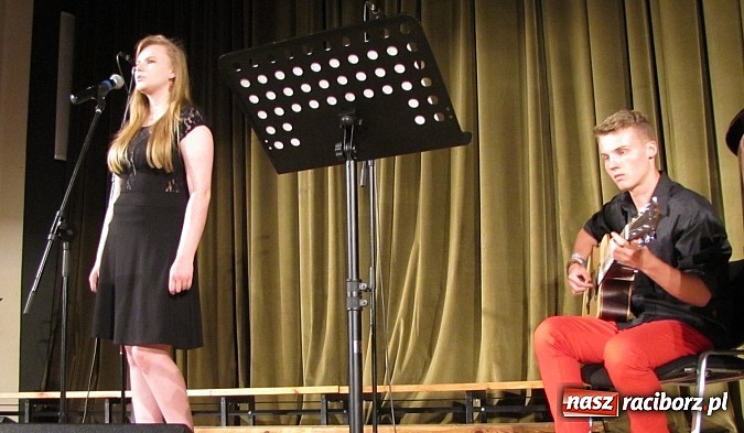 Zdjęcie w galerii na portalu naszraciborz.pl: Doskonały koncert na finał warsztat&oacute;w wokalnych z Adamem Kosewskim w RCK wiadomości z regionu